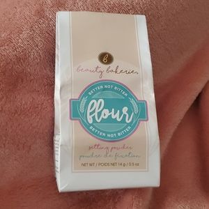 Beauty Bakerie Flour Setting Powder
